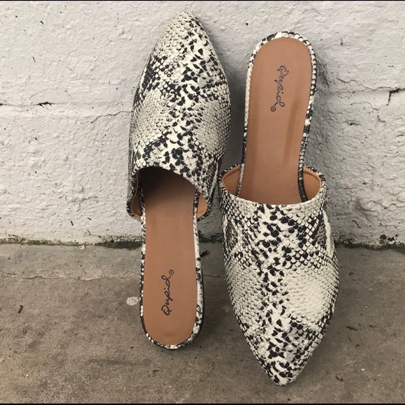 Vegan snake skin mules -BRAND NEW IN BOX - Picture 3 of 4